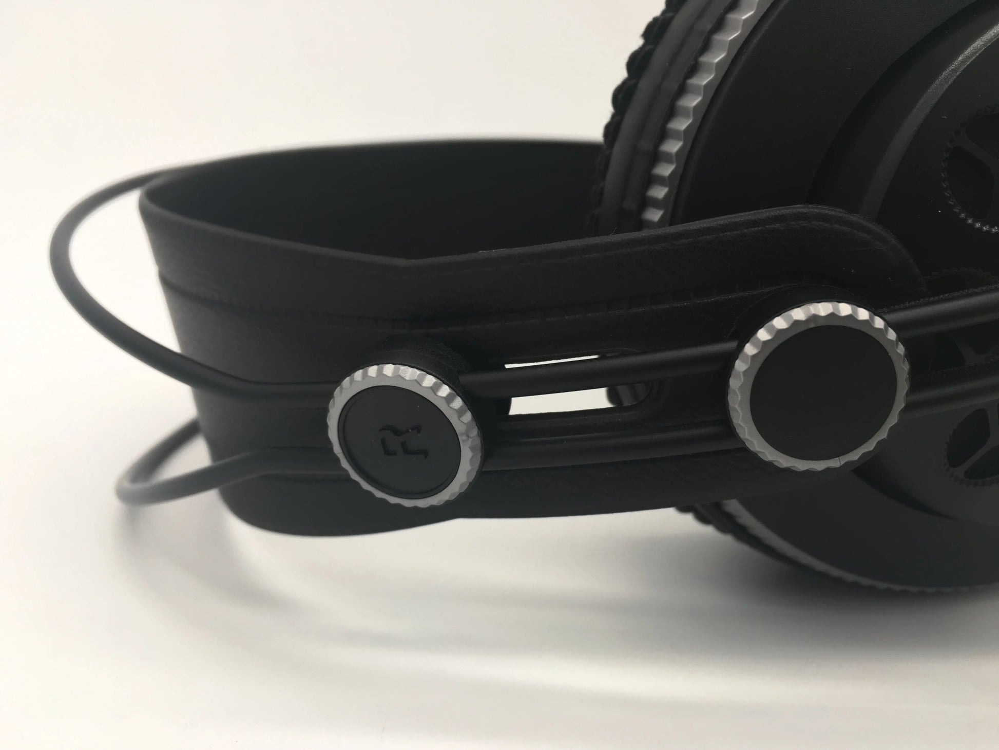 Professional Studio Headphones Superlux HD681B – Semi - Open Dynamic Stereo Monitoring Headset DJ HiFi Noise Cancelling Headphone - ZAMAR AUDIO SOLUTIONS