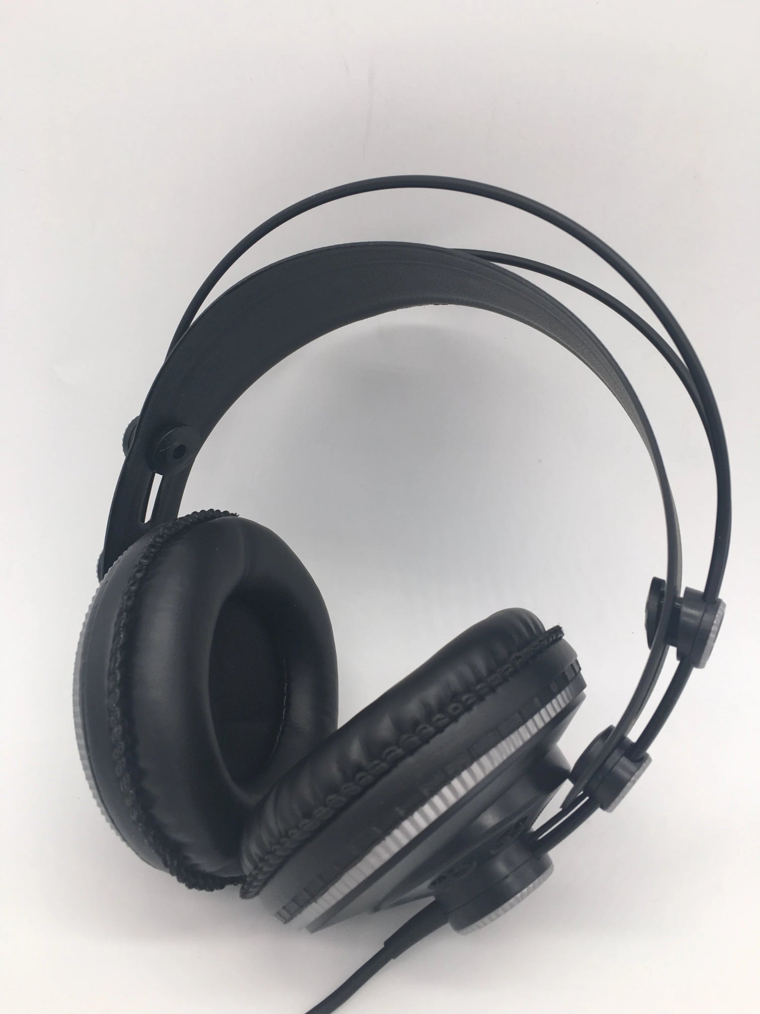 Professional Studio Headphones Superlux HD681B – Semi - Open Dynamic Stereo Monitoring Headset DJ HiFi Noise Cancelling Headphone - ZAMAR AUDIO SOLUTIONS