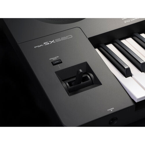 Yamaha PSR-SX620 arranger keyboard Kenya Live Control knobs, Tempo and Transpose buttons close-up`