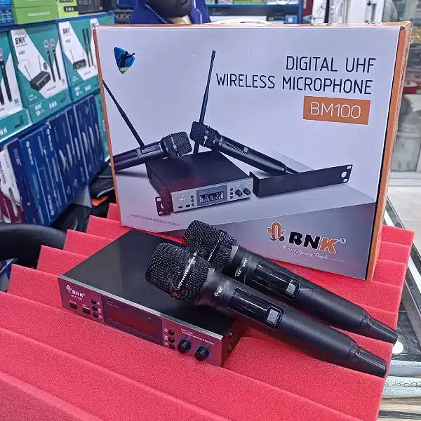 BNK BM 100 wireless microphone front view, compact handheld design for live performance and content creation