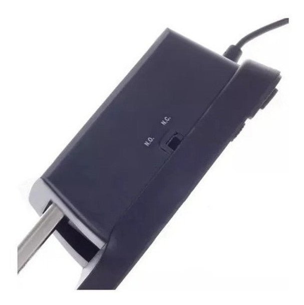 Musedo TB-005 sustain pedal Kenya — close-up of side panel polarity switch labeled N.O. and N.C.