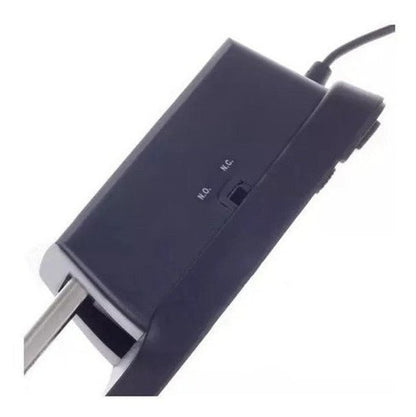 Musedo TB-005 sustain pedal Kenya — close-up of side panel polarity switch labeled N.O. and N.C.