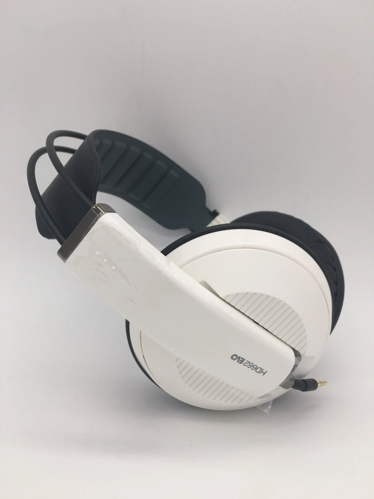 Superlux HD662EVO Closed - Type Monitoring Headphone – Studio Headset with Extra Earmuffs and Self - Adjusting Headband - ZAMAR AUDIO SOLUTIONS